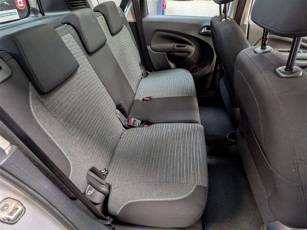 <p>2016 CITROEN C3 PICASSO PLATINUM BLUEH</p>