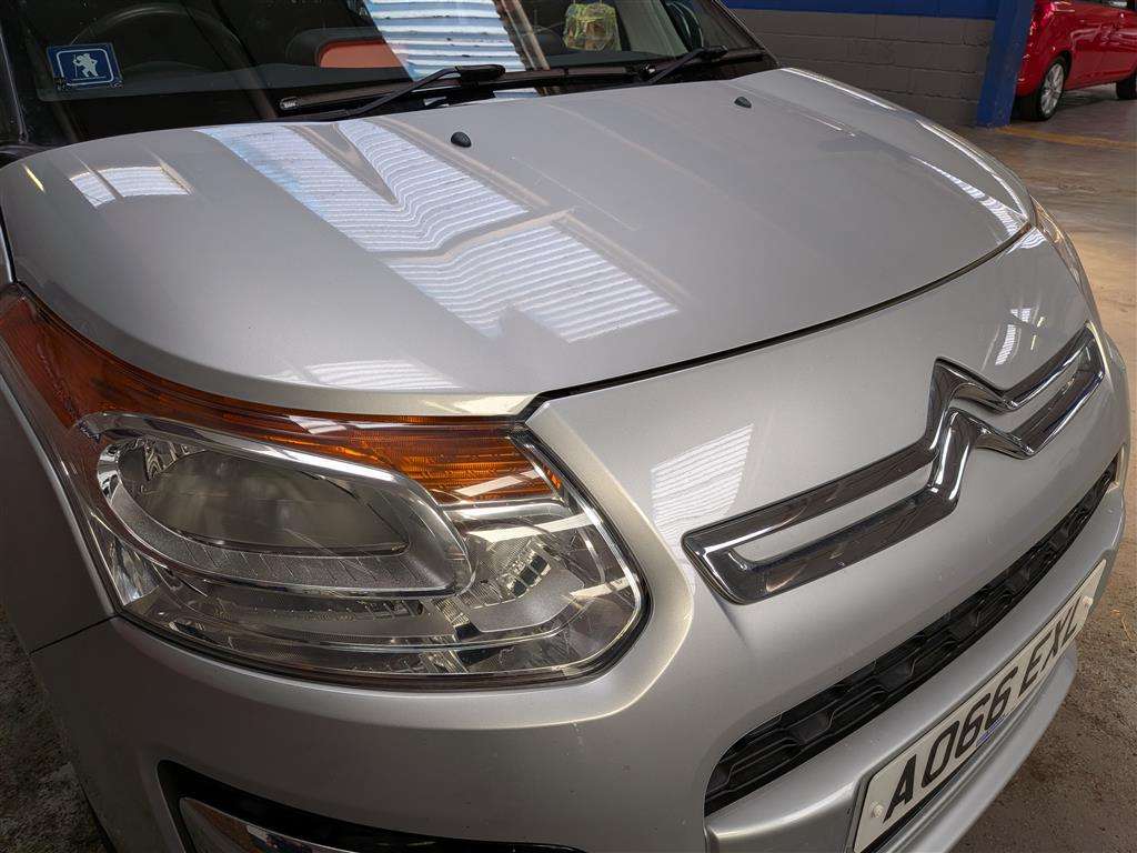 <p>2016 CITROEN C3 PICASSO PLATINUM BLUEH</p>