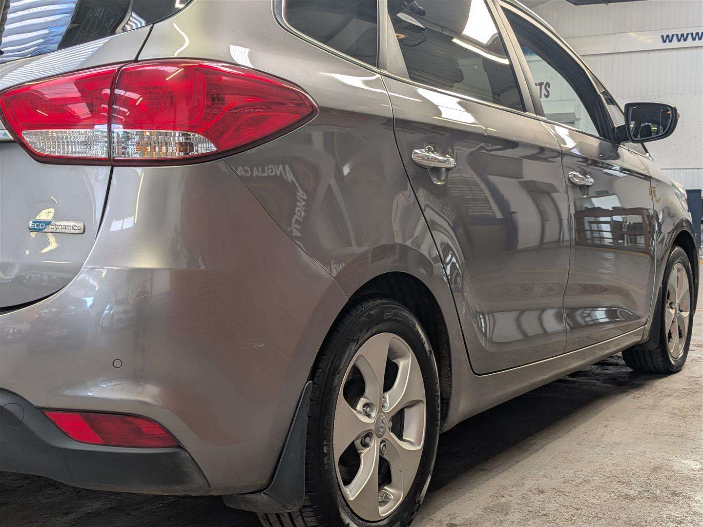 <p>2014 KIA CARENS 2 ECODYNAMICS CRDI</p>