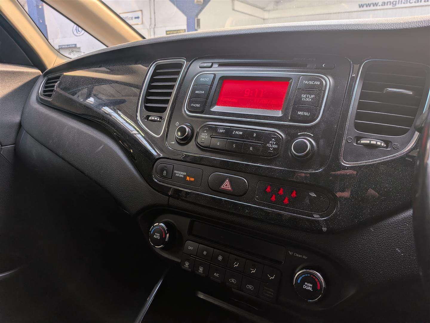 <p>2014 KIA CARENS 2 ECODYNAMICS CRDI</p>
