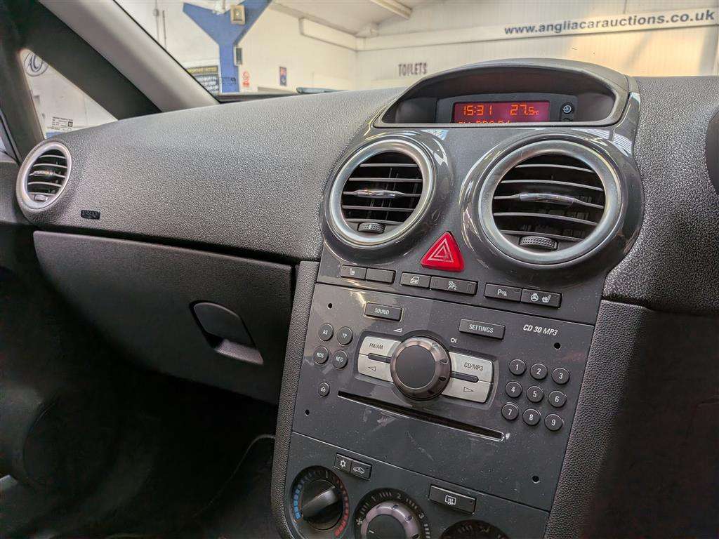 <p>2011 VAUXHALL CORSA SE</p>