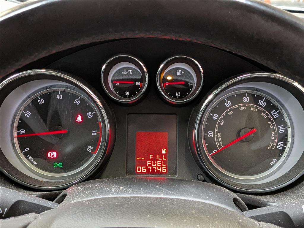 <p>2011 VAUXHALL INSIGNIA EXCLUSIV</p>