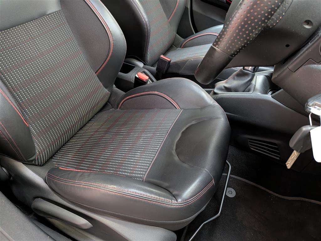 <p>2015 PEUGEOT 208 GT LINE S/S</p>