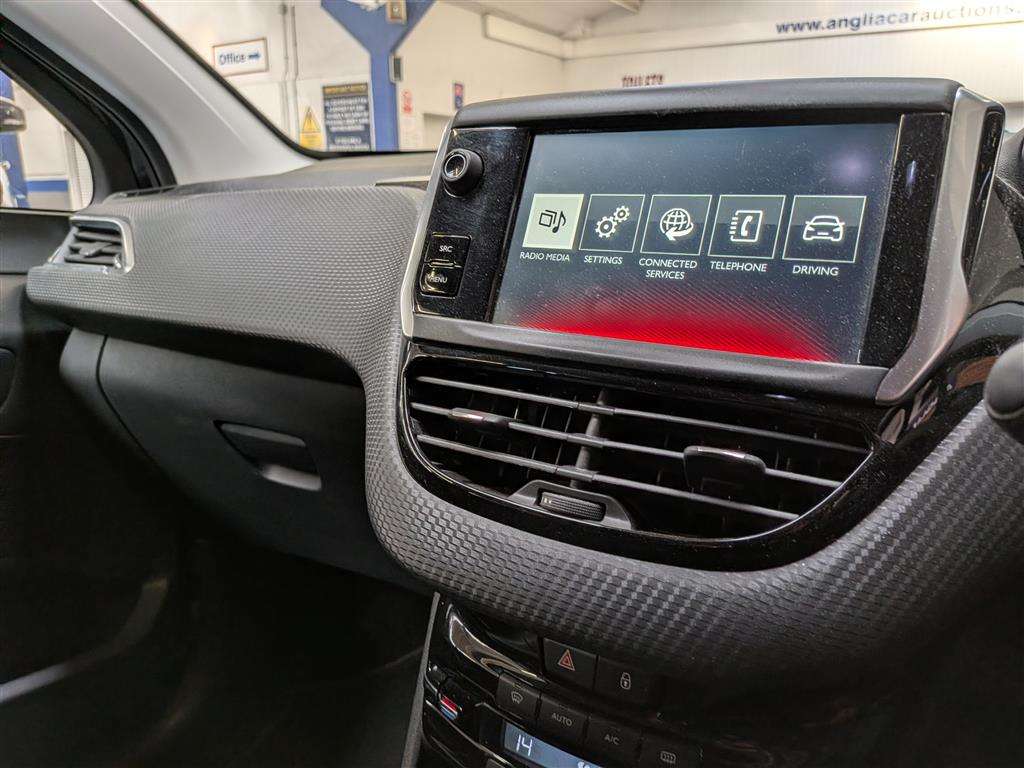 <p>2015 PEUGEOT 208 GT LINE S/S</p>