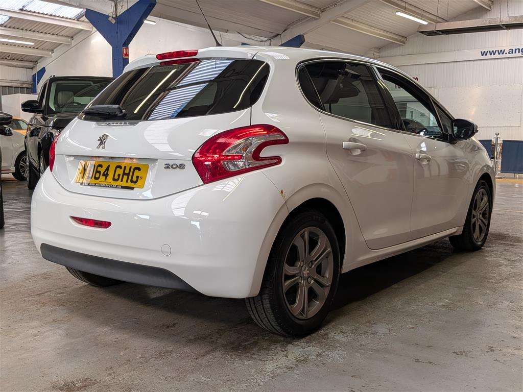 <p>2014 PEUGEOT 208 ALLURE</p>