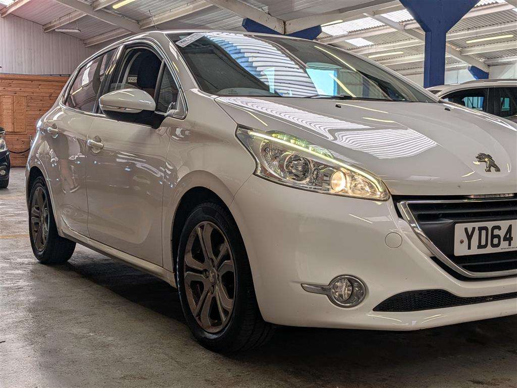 <p>2014 PEUGEOT 208 ALLURE</p>