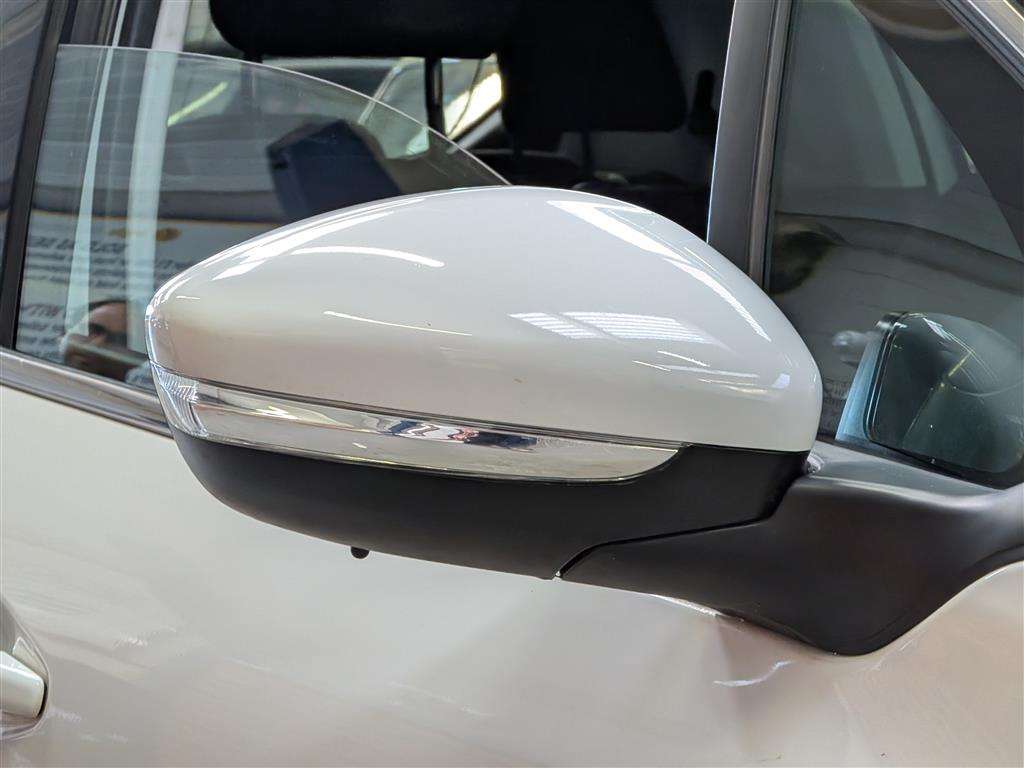 <p>2014 PEUGEOT 208 ALLURE</p>