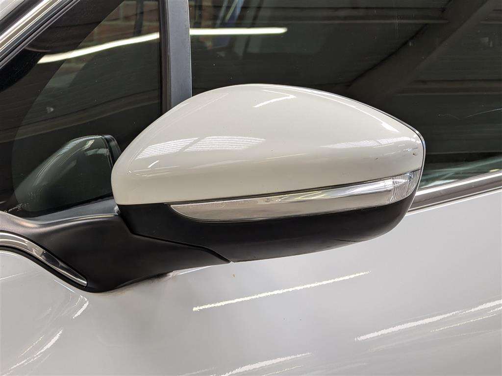 <p>2014 PEUGEOT 208 ALLURE</p>