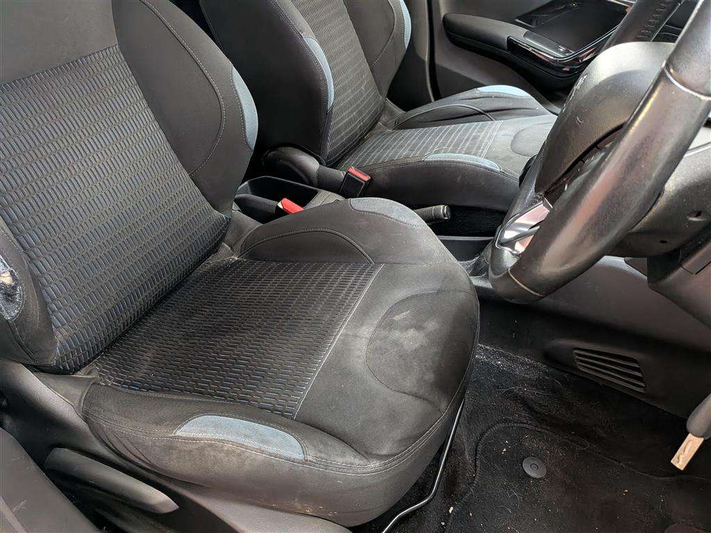 <p>2014 PEUGEOT 208 ALLURE</p>