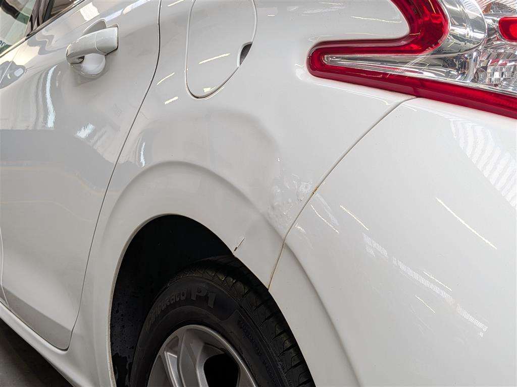 <p>2014 PEUGEOT 208 ALLURE</p>