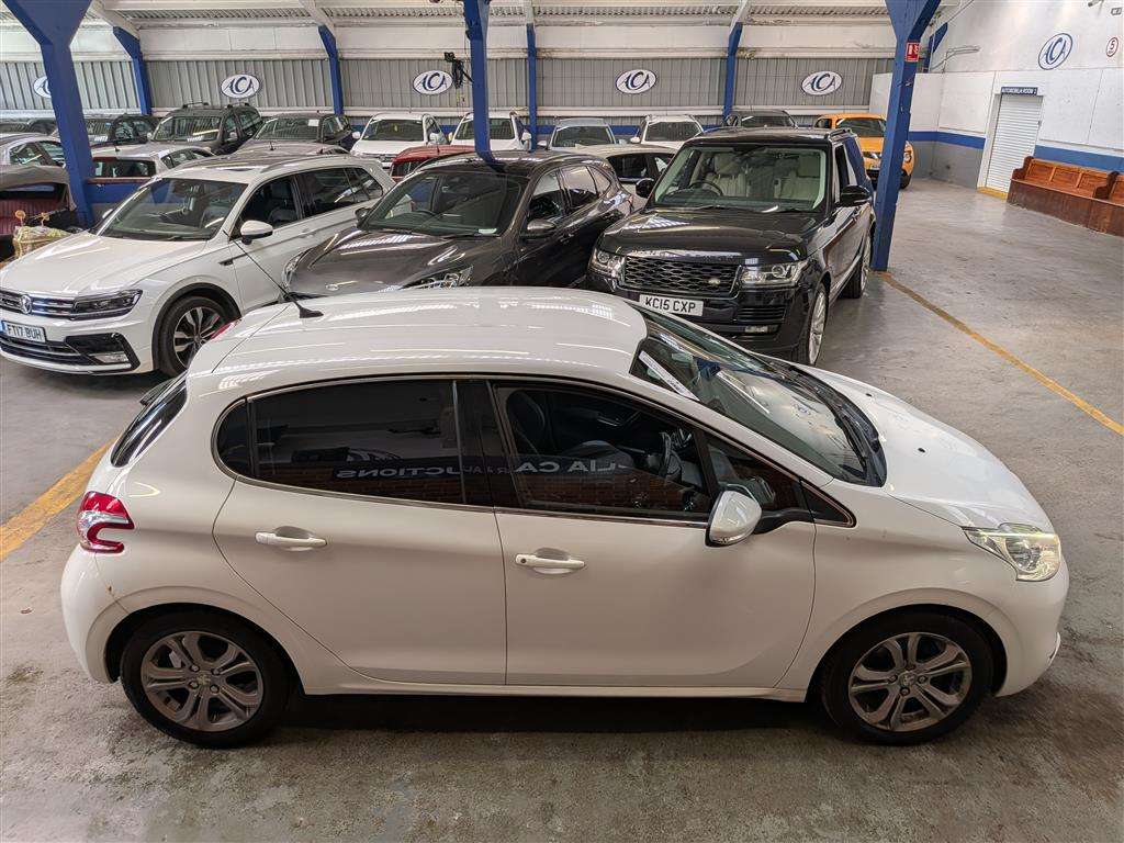 <p>2014 PEUGEOT 208 ALLURE</p>