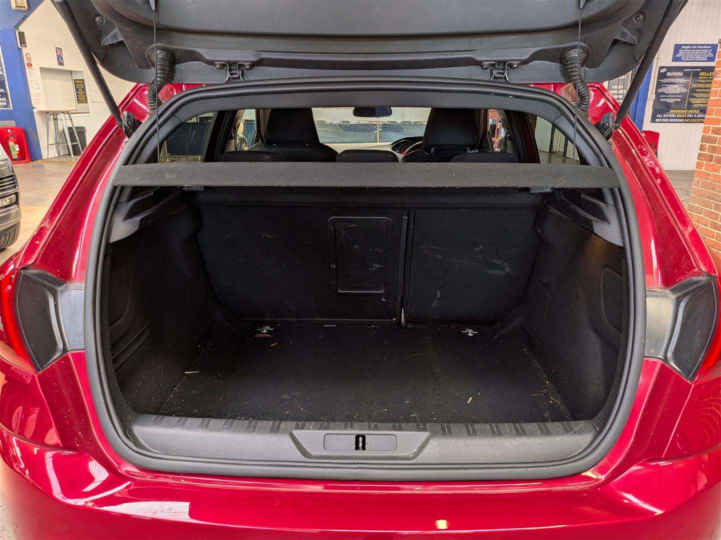 <p>2017 PEUGEOT 308 GT LINE S/S</p>