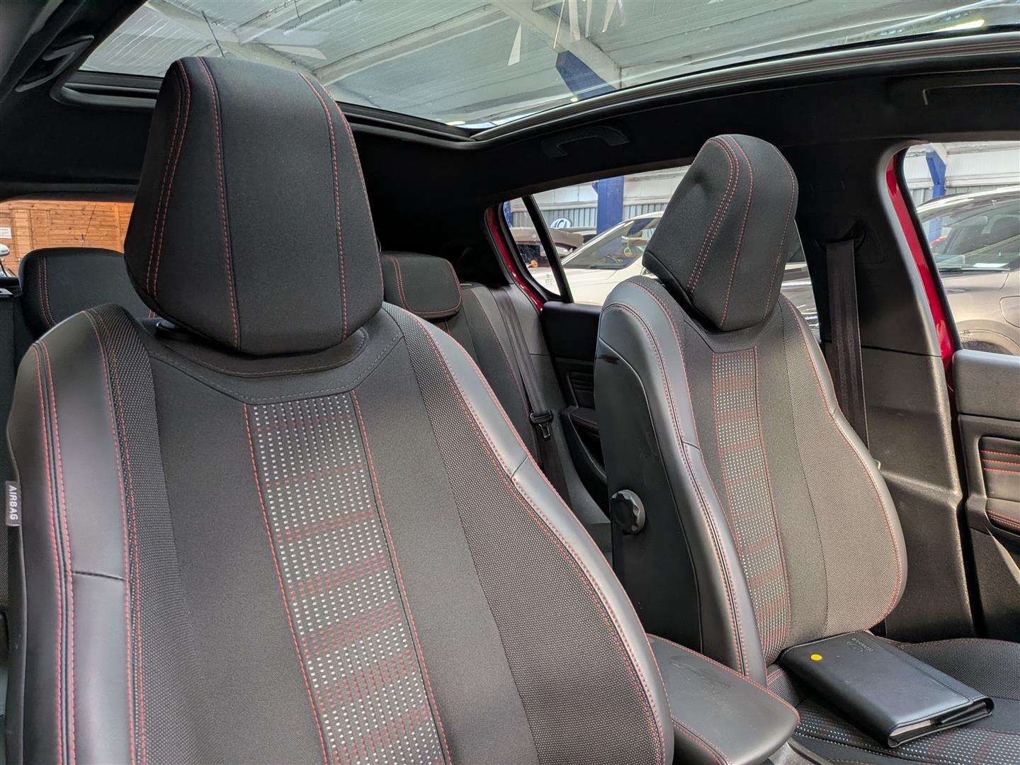 <p>2017 PEUGEOT 308 GT LINE S/S</p>