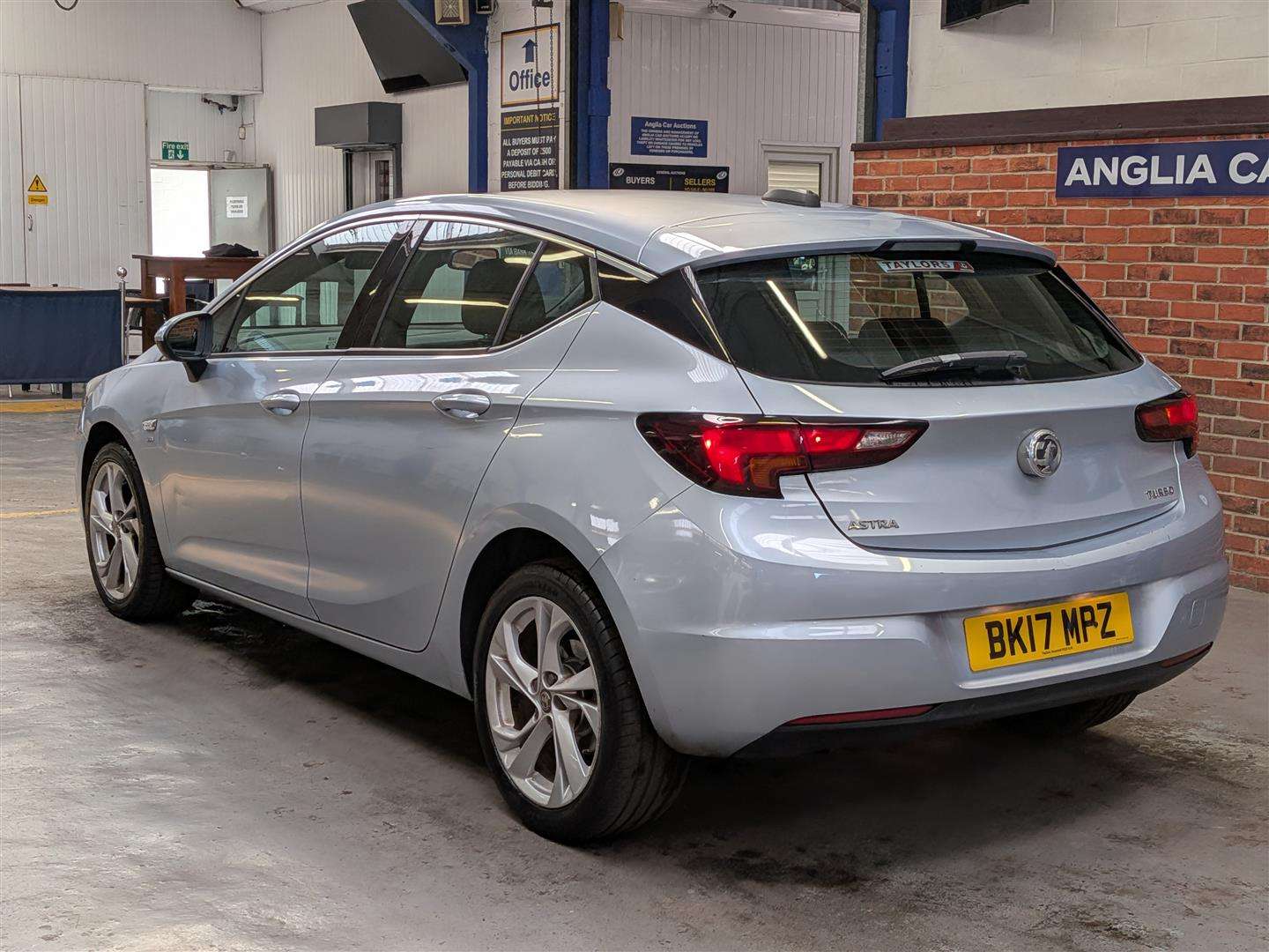<p>2017 VAUXHALL ASTRA SRI TURBO</p>