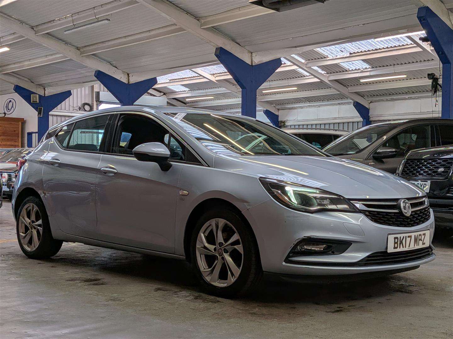 <p>2017 VAUXHALL ASTRA SRI TURBO</p>