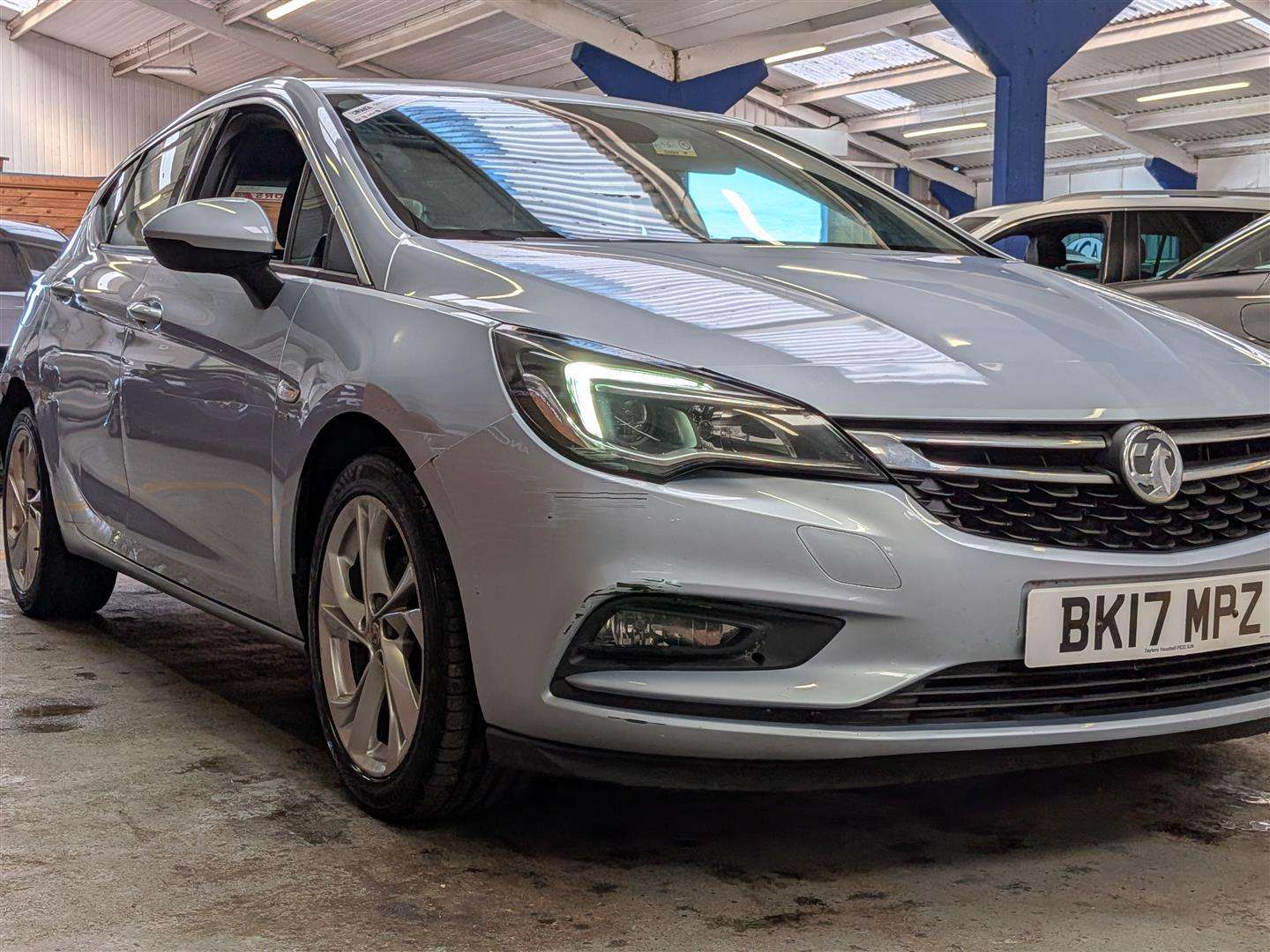 <p>2017 VAUXHALL ASTRA SRI TURBO</p>