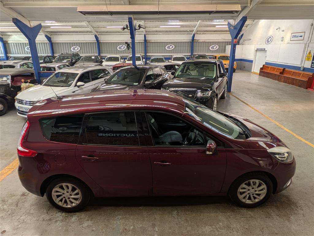<p>2014 RENAULT GRAND SCENIC DY-QUE T-T D</p>