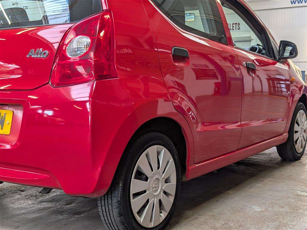 <p>2014 SUZUKI ALTO SZ</p>