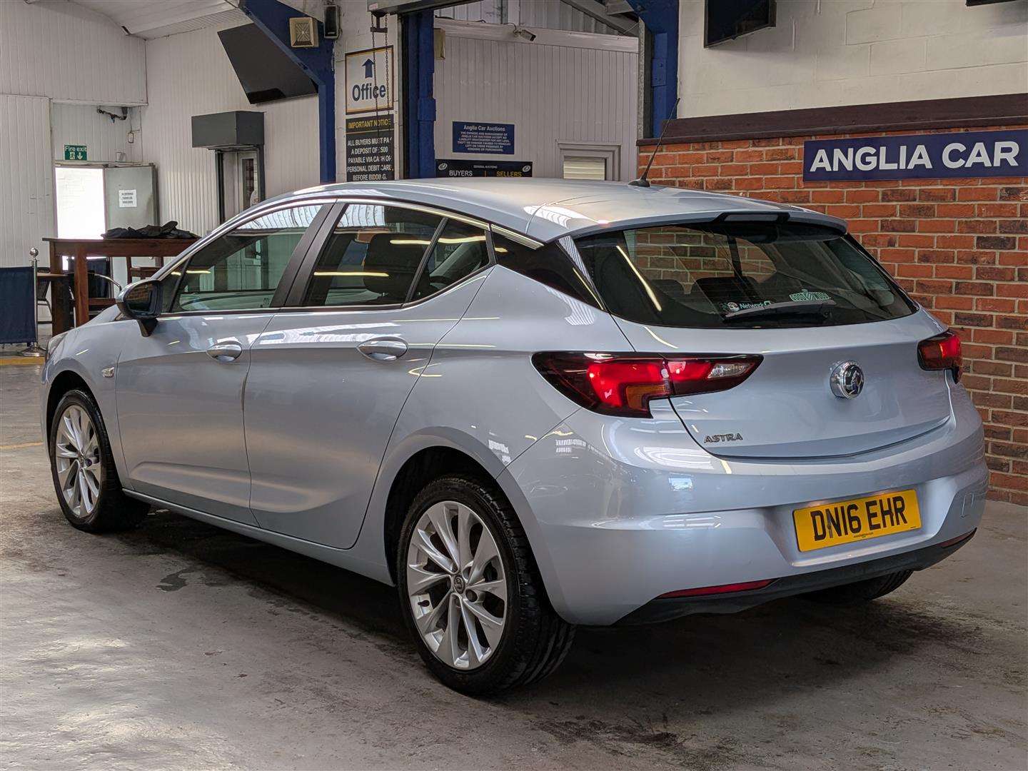 <p>2016 VAUXHALL ASTRA DESIGN</p>