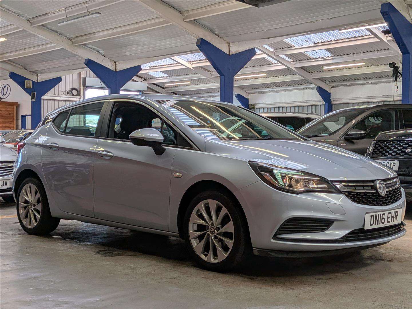<p>2016 VAUXHALL ASTRA DESIGN</p>