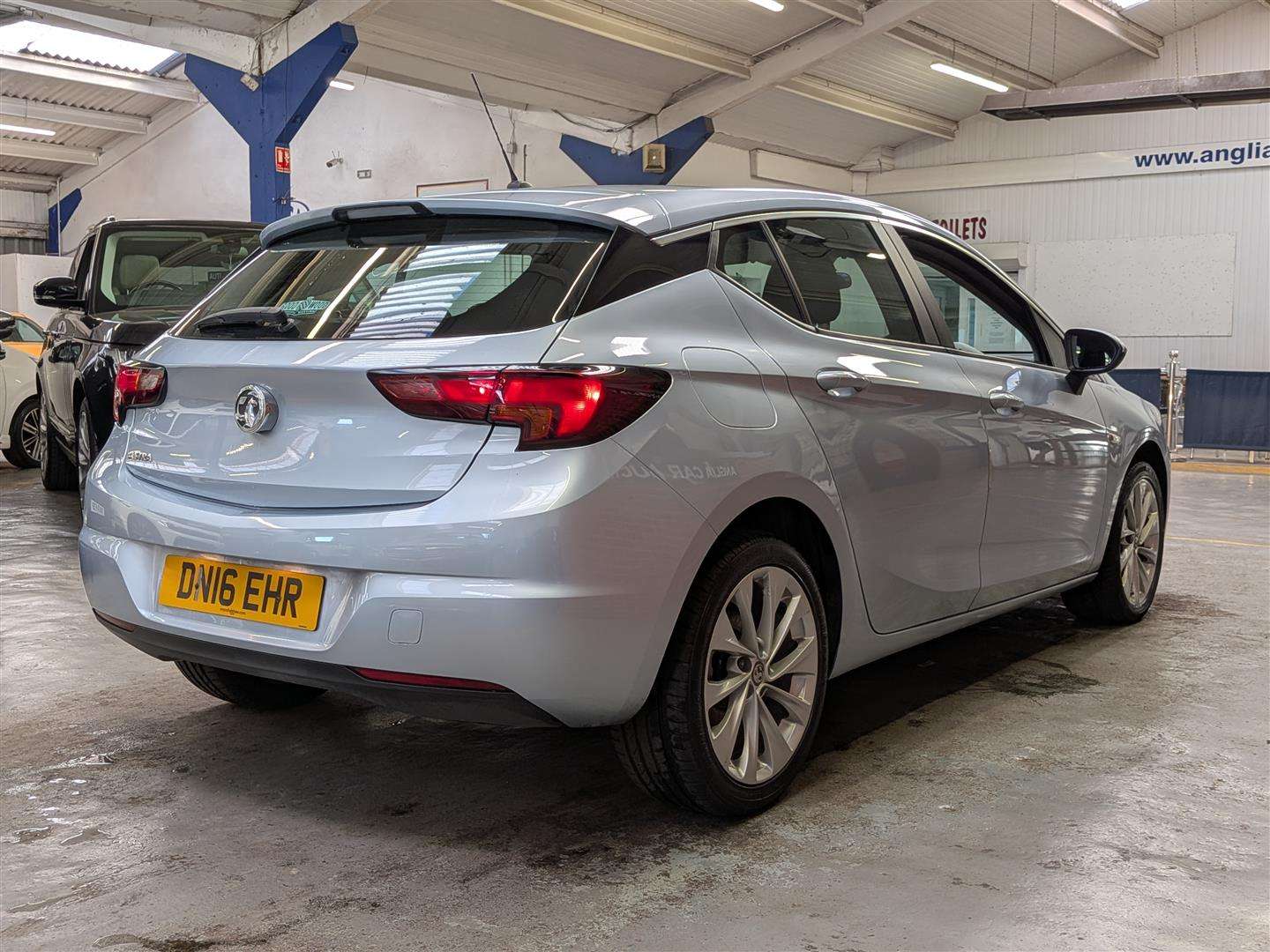 <p>2016 VAUXHALL ASTRA DESIGN</p>