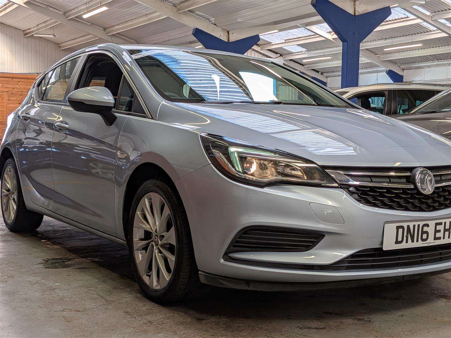 <p>2016 VAUXHALL ASTRA DESIGN</p>