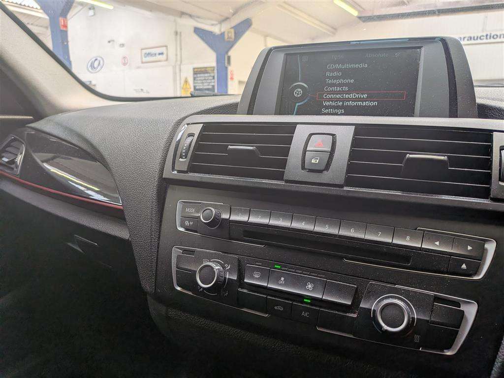 <p>2014 BMW 120D SPORT</p>