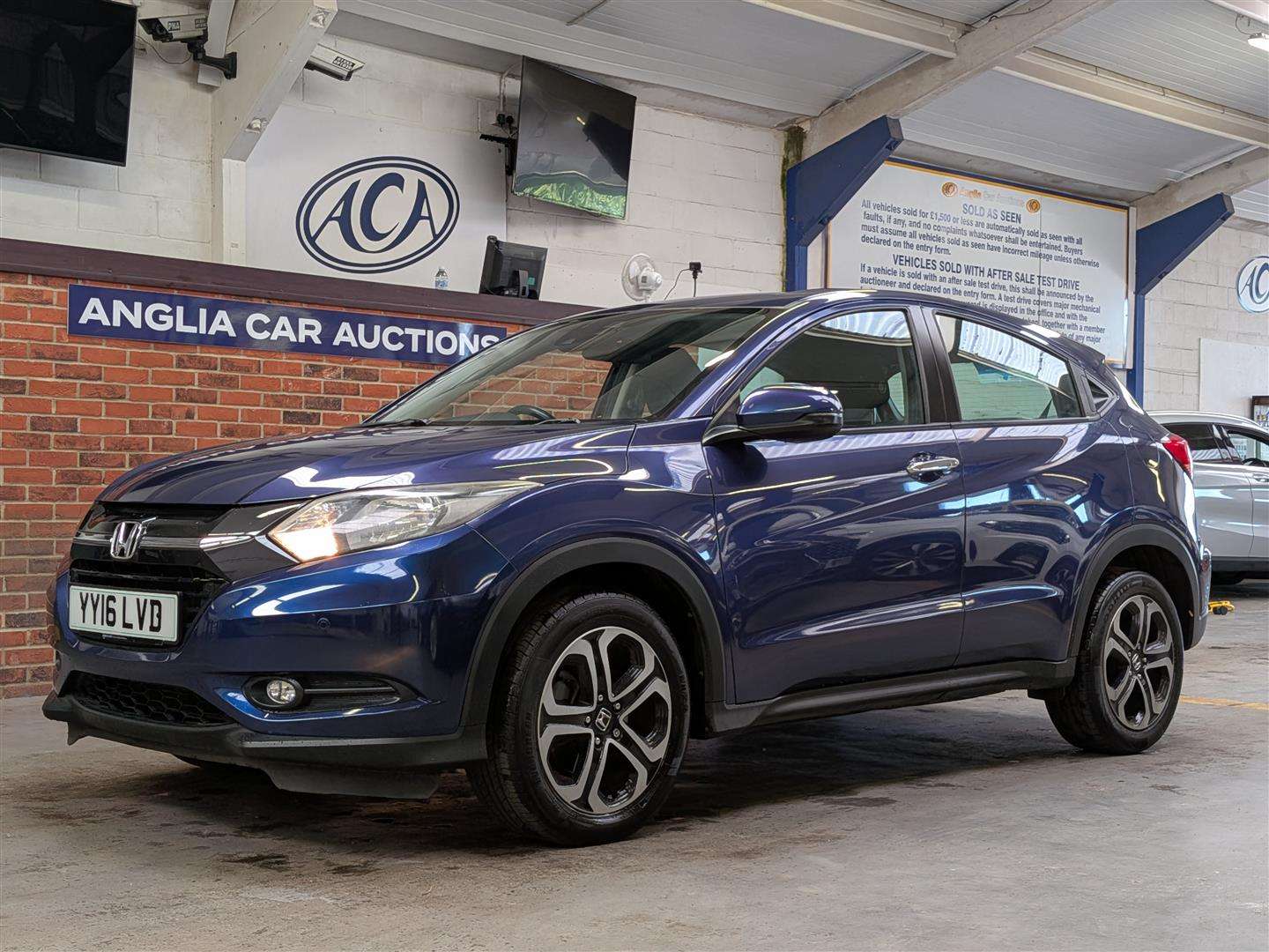 <p>2016 HONDA HR-V SE I-VTEC</p>