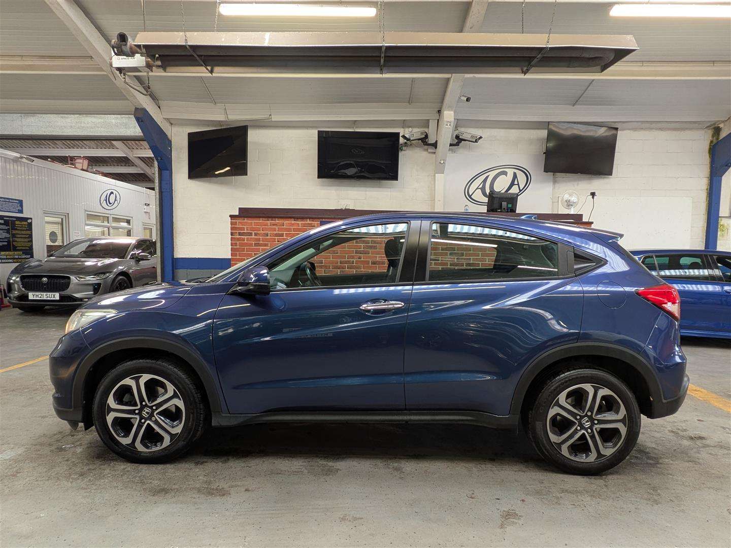 <p>2016 HONDA HR-V SE I-VTEC</p>
