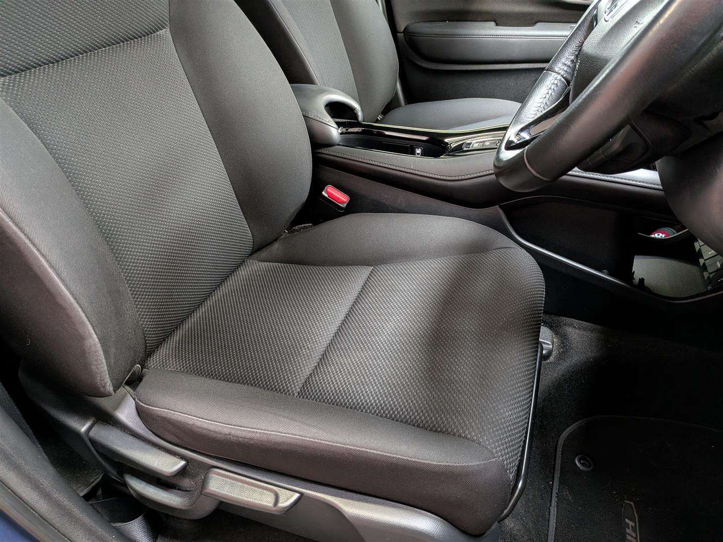<p>2016 HONDA HR-V SE I-VTEC</p>