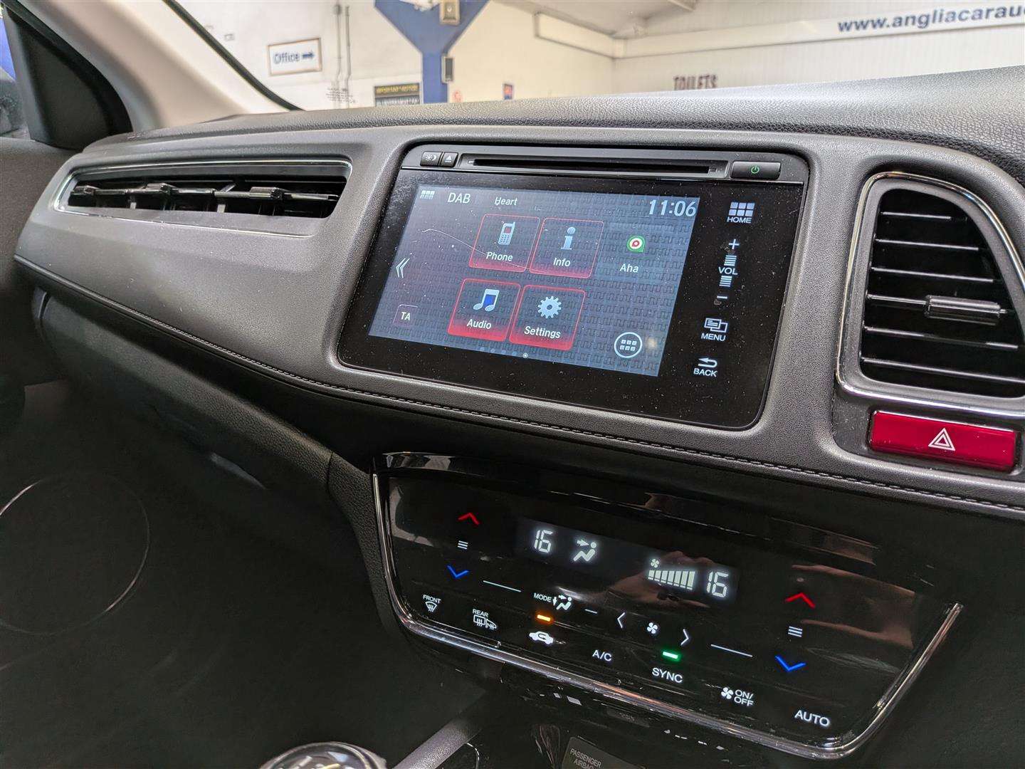 <p>2016 HONDA HR-V SE I-VTEC</p>