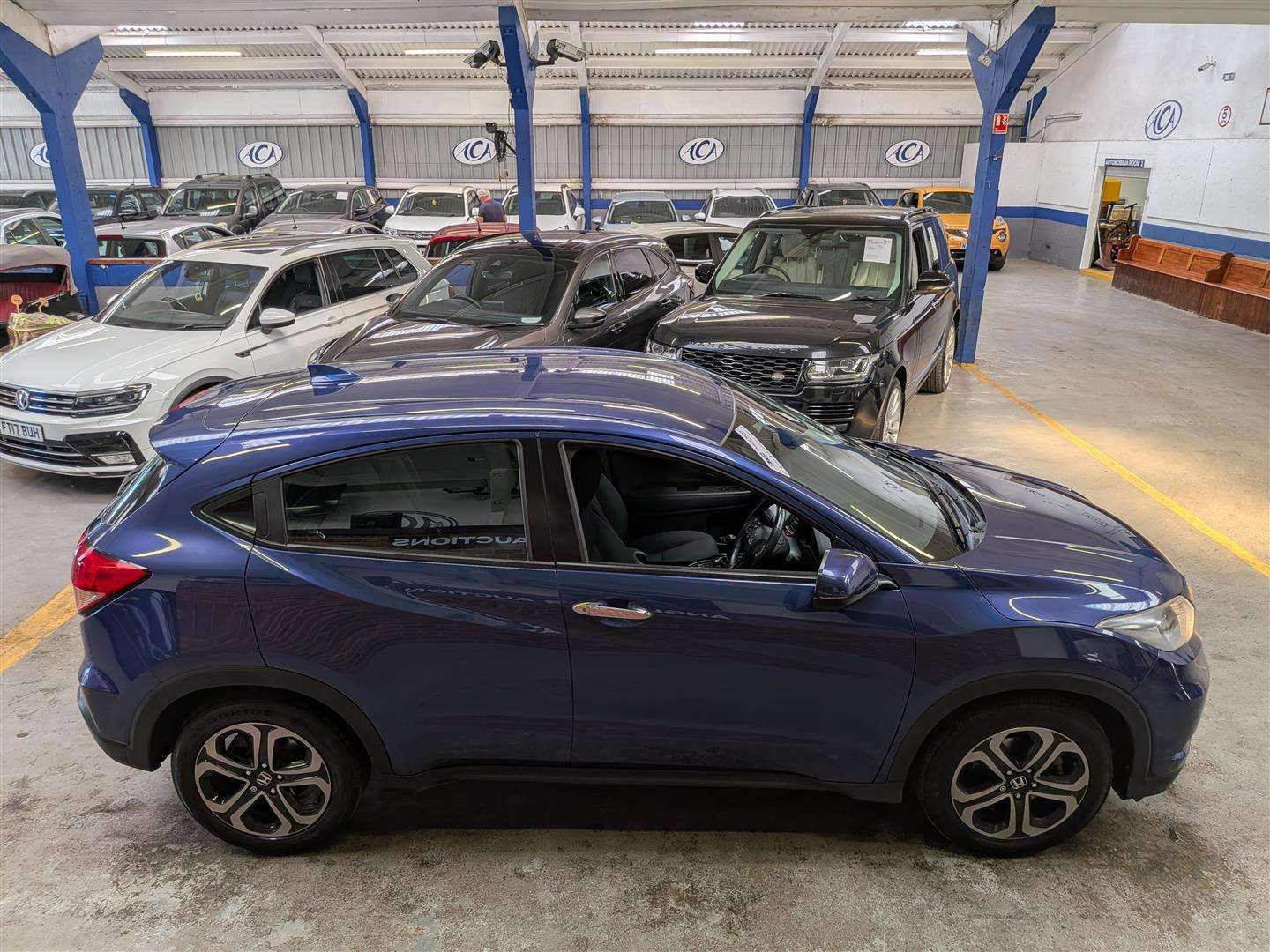 <p>2016 HONDA HR-V SE I-VTEC</p>