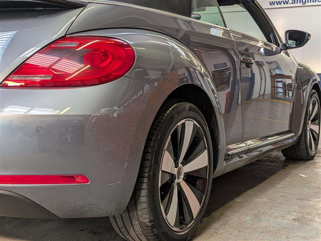 <p>2014 VOLKSWAGEN BEETLE SPORT TDI S-A</p>