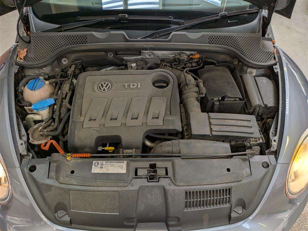 <p>2014 VOLKSWAGEN BEETLE SPORT TDI S-A</p>