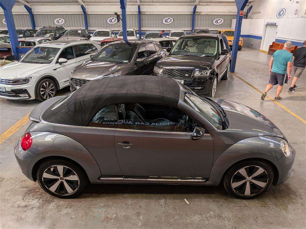 <p>2014 VOLKSWAGEN BEETLE SPORT TDI S-A</p>