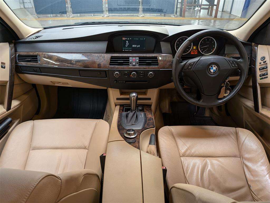 <p>2003 BMW 520I SE AUTO</p>