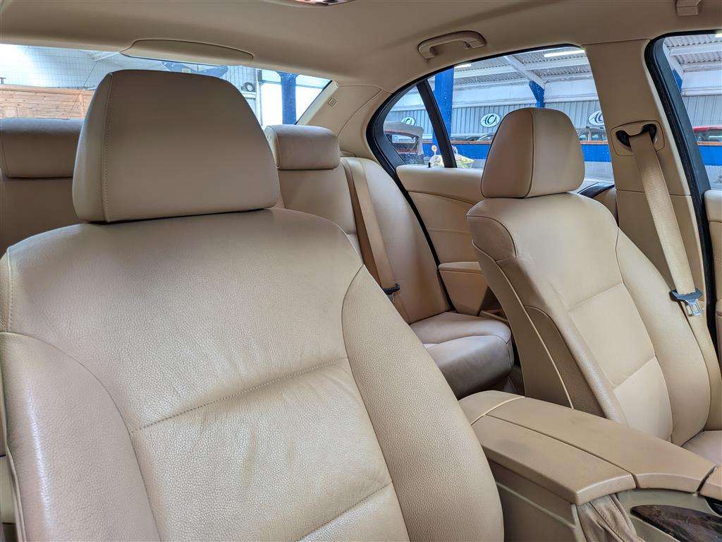 <p>2003 BMW 520I SE AUTO</p>