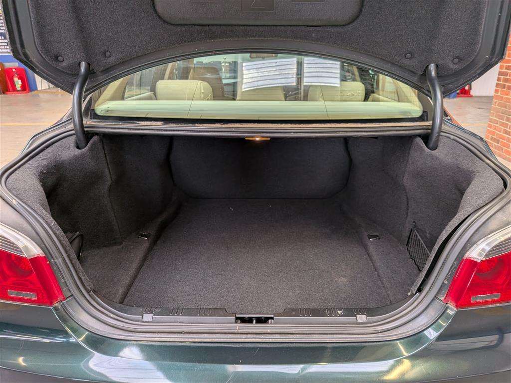 <p>2003 BMW 520I SE AUTO</p>