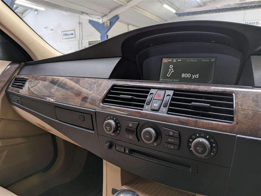 <p>2003 BMW 520I SE AUTO</p>