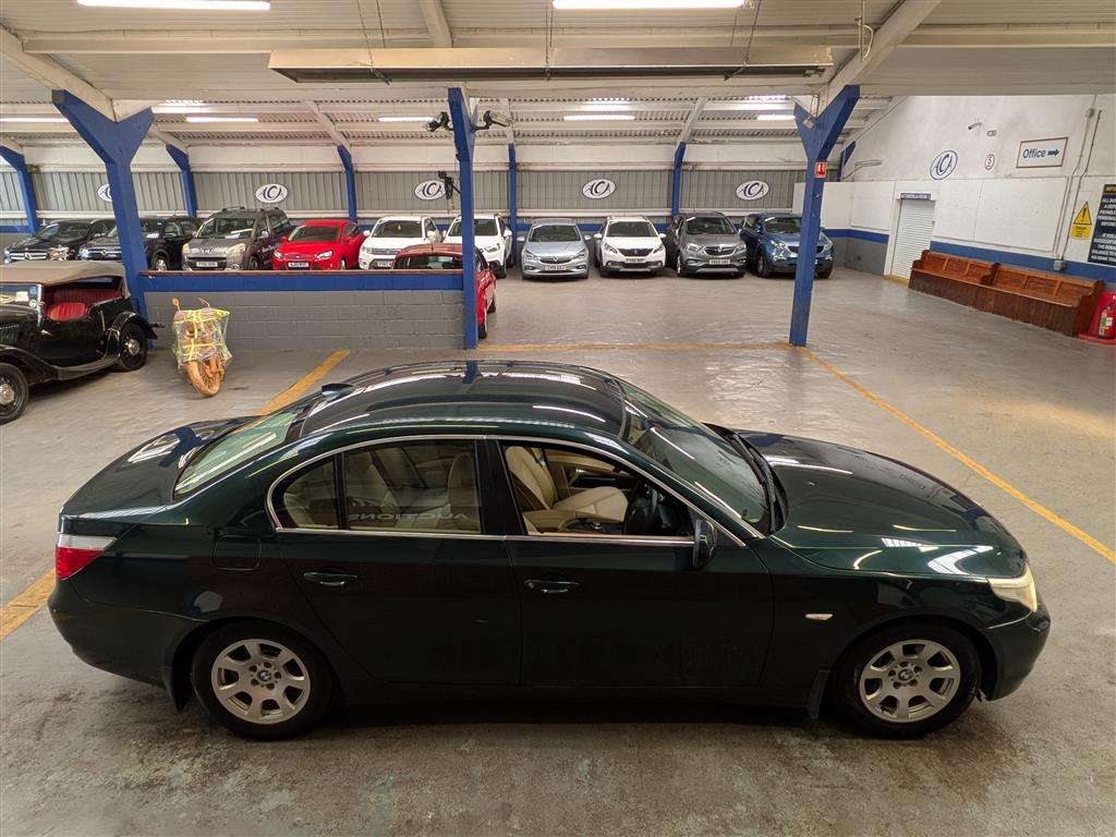 <p>2003 BMW 520I SE AUTO</p>