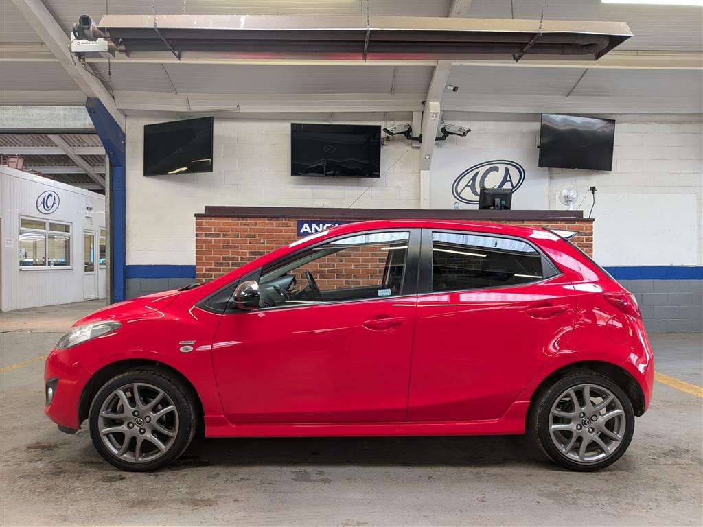 <p>2015 MAZDA 2 SPORT COLOUR EDITION</p>