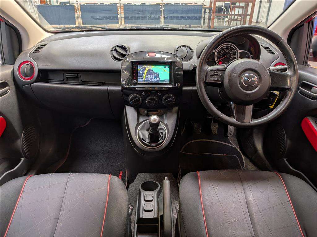 <p>2015 MAZDA 2 SPORT COLOUR EDITION</p>