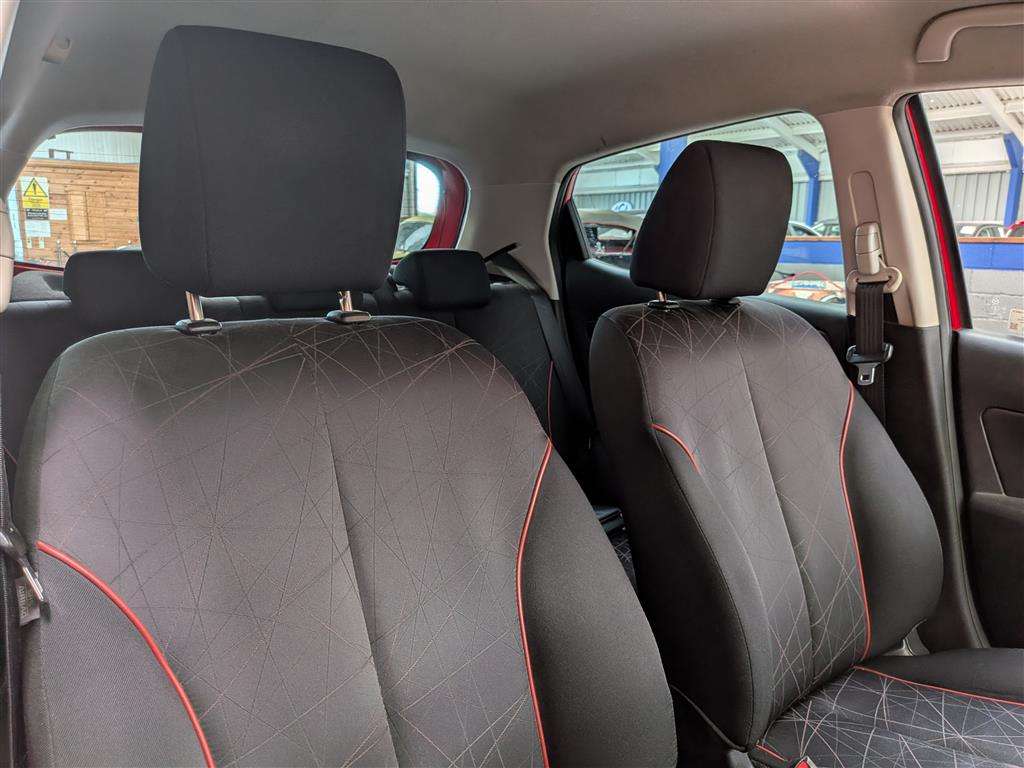 <p>2015 MAZDA 2 SPORT COLOUR EDITION</p>