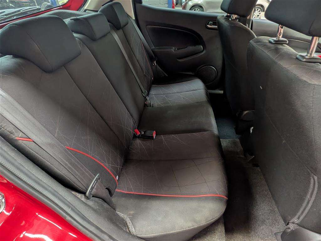 <p>2015 MAZDA 2 SPORT COLOUR EDITION</p>