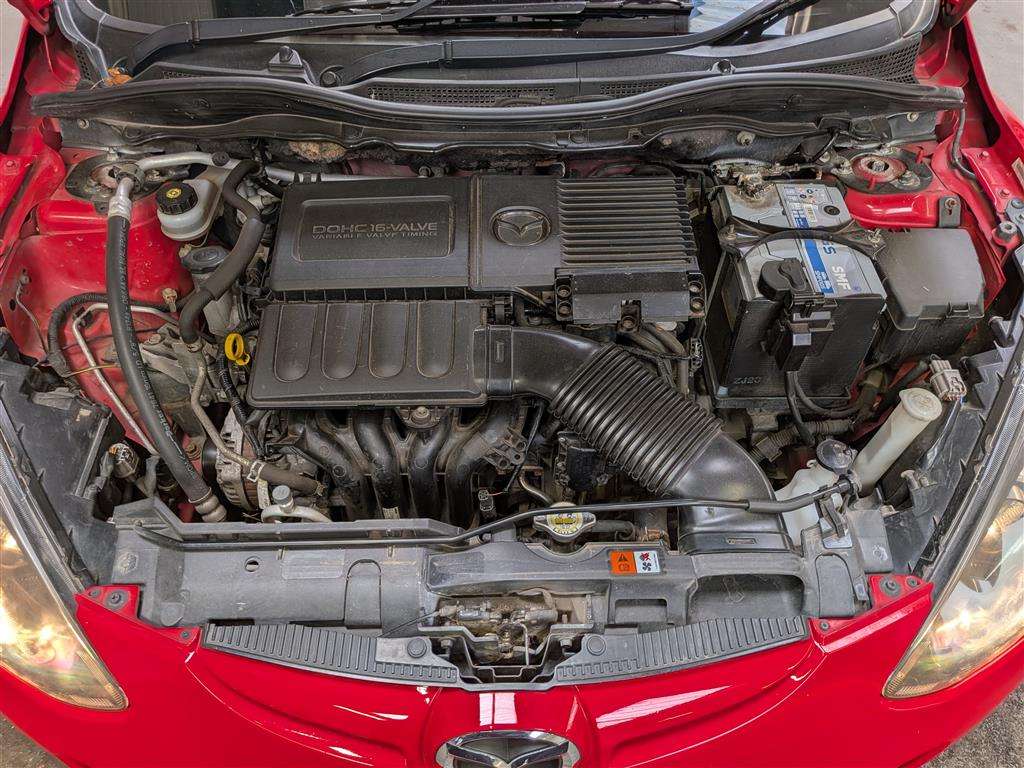 <p>2015 MAZDA 2 SPORT COLOUR EDITION</p>