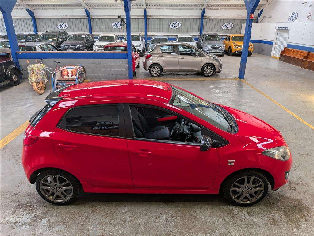 <p>2015 MAZDA 2 SPORT COLOUR EDITION</p>