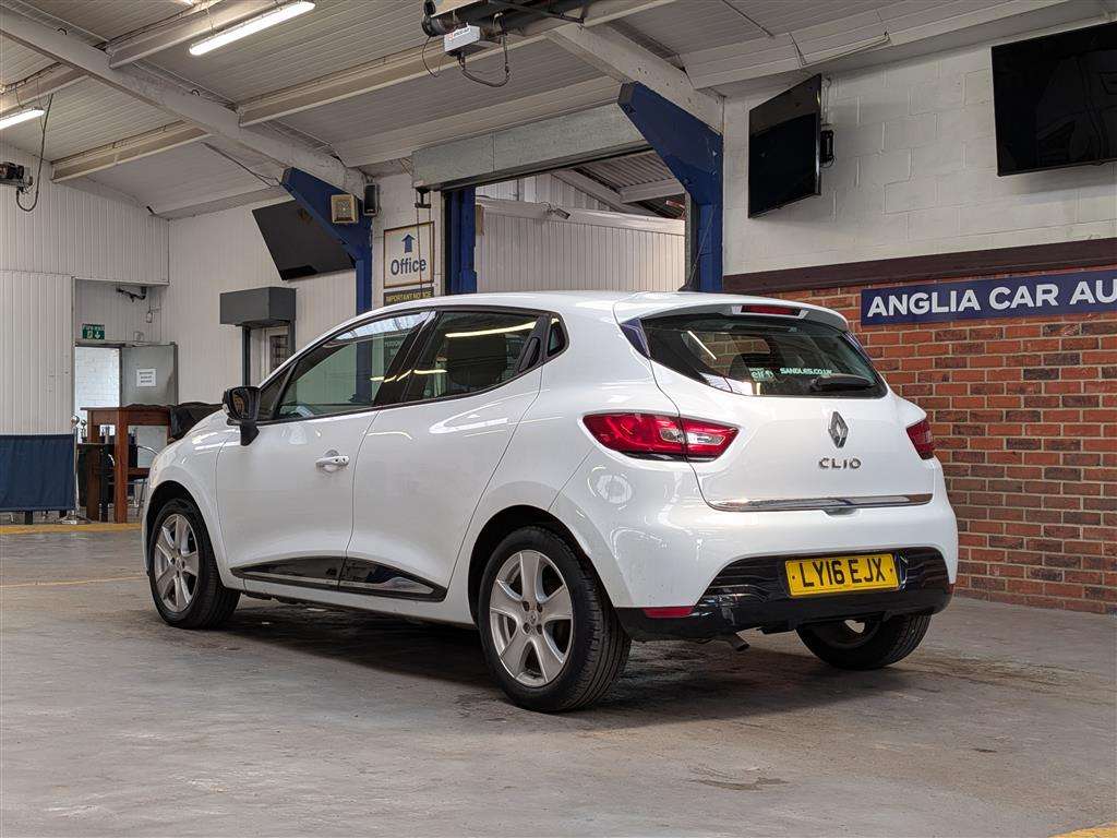 <p>2016 RENAULT CLIO DYNAMIQUE NAV 16V</p>