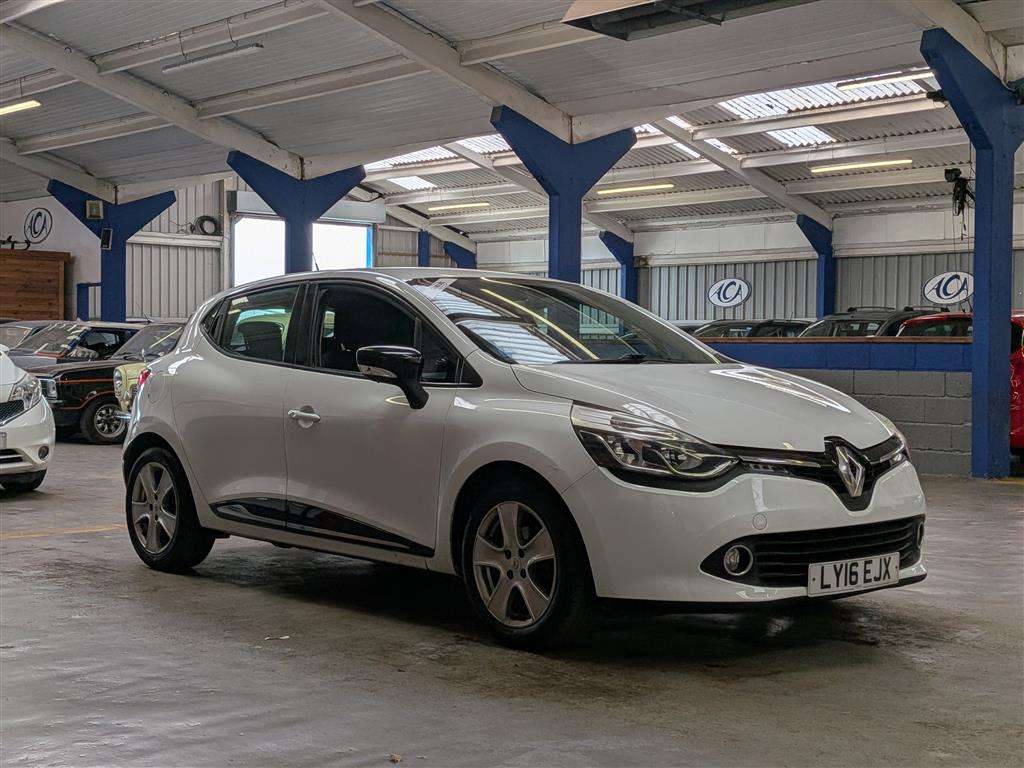 <p>2016 RENAULT CLIO DYNAMIQUE NAV 16V</p>