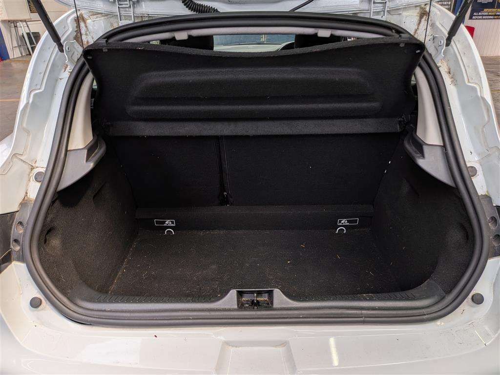 <p>2016 RENAULT CLIO DYNAMIQUE NAV 16V</p>