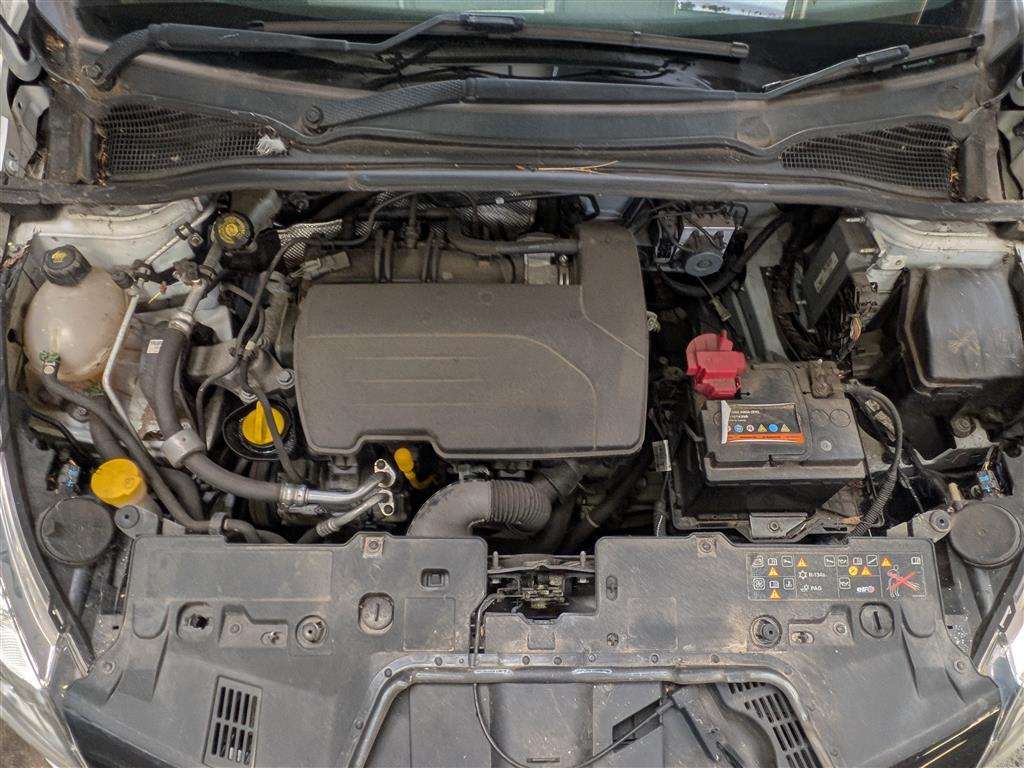 <p>2016 RENAULT CLIO DYNAMIQUE NAV 16V</p>